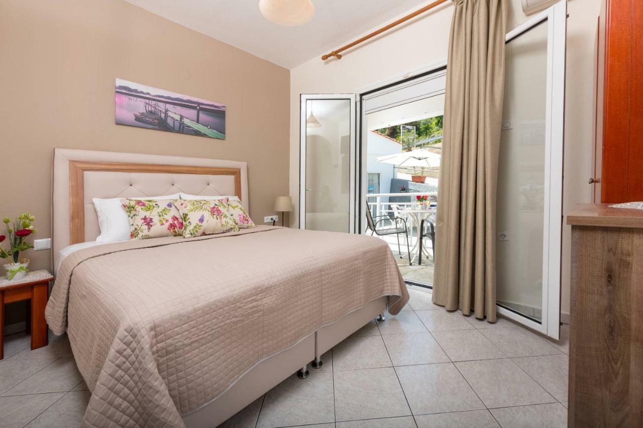 Pension Giannis Αdults Only Koinyra Exterior photo